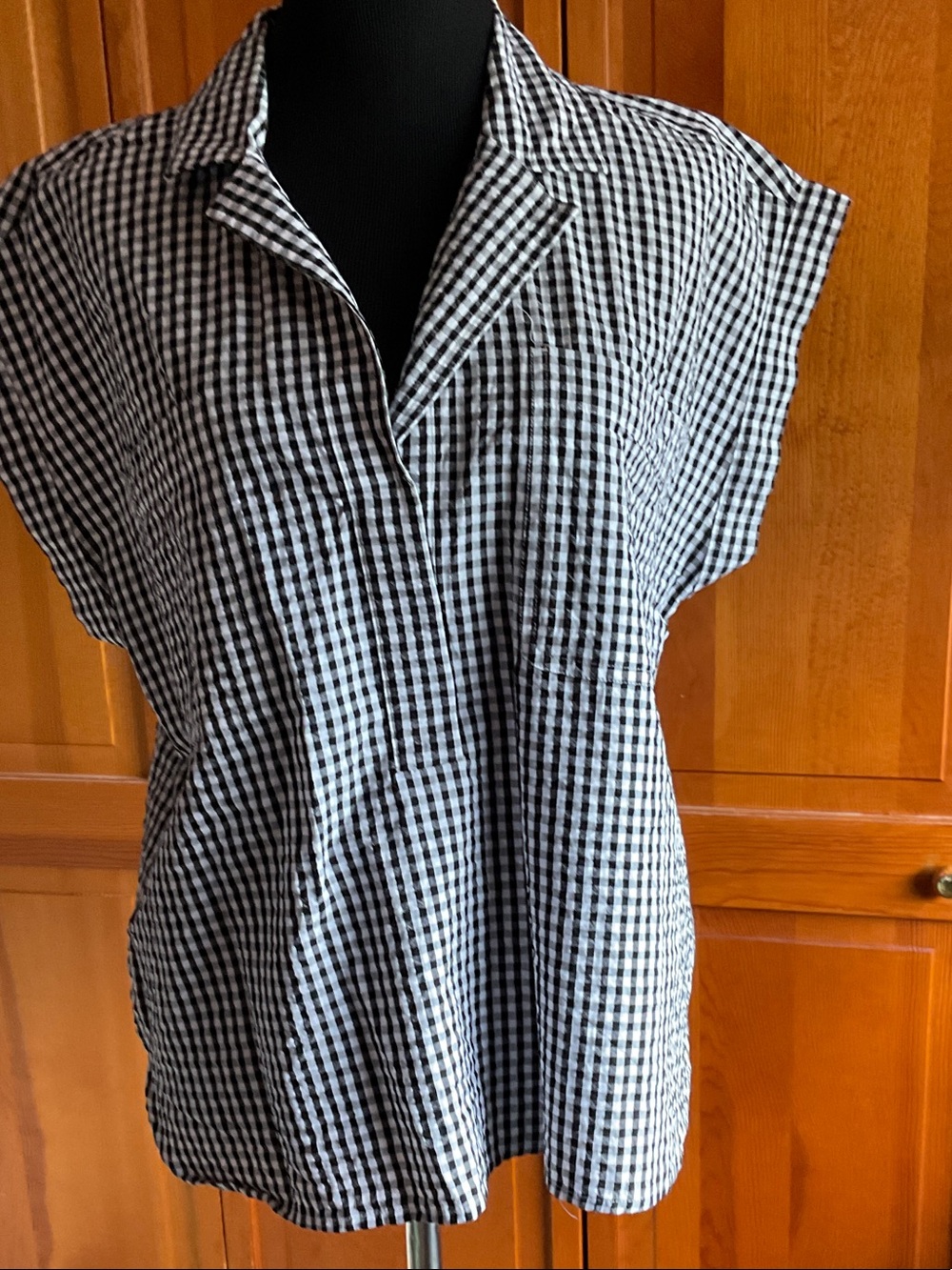 Black & White Gingham Cap-Sleeve Women’s Top